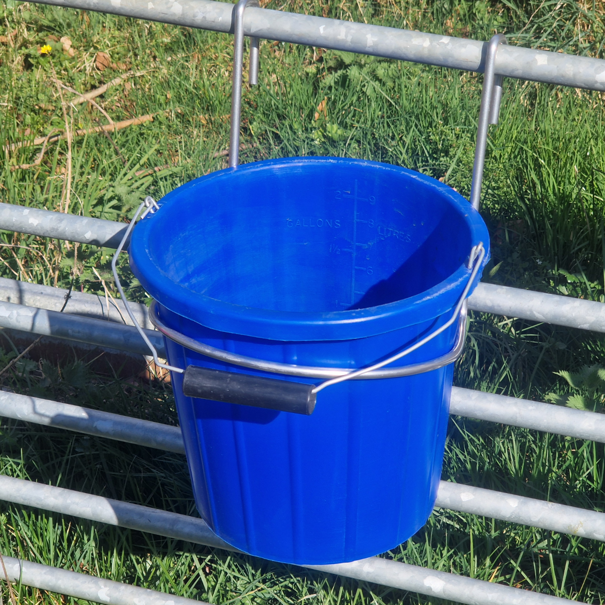 10L Bucket Feeder | Galvanised Ring Holder & Hoof Proof Buckets