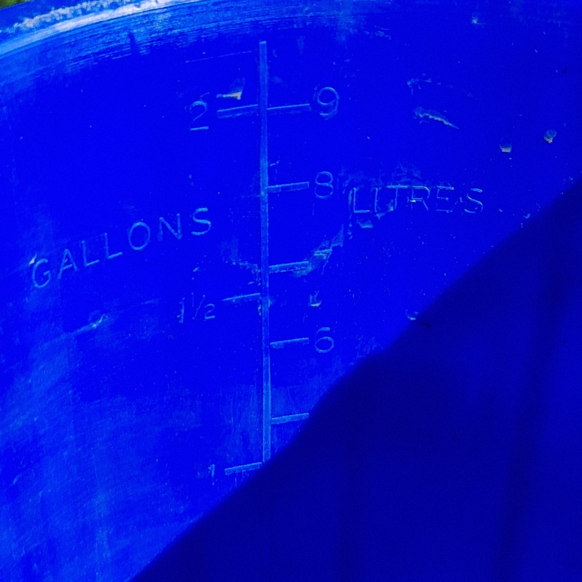 10L Bucket Feeder | Galvanised Ring Holder & Hoof Proof Buckets