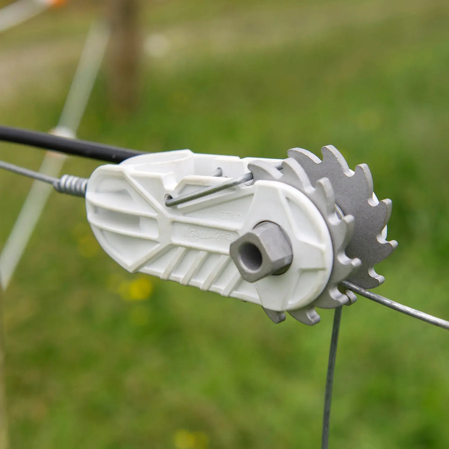 Gallagher Insulated End Strainer (1)