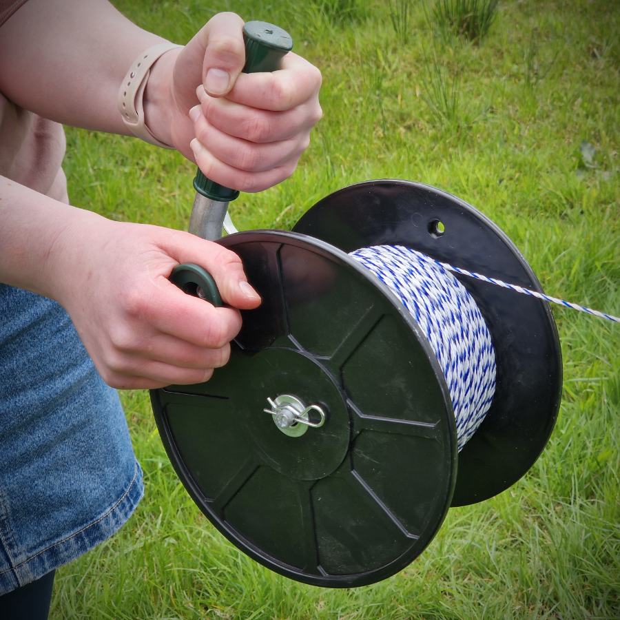 Medium Reel Electric Fence Wire Winder Self Insulated w/ Lockable Drum Up to 500m
