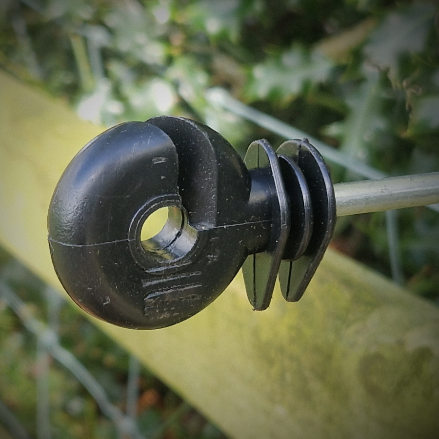 Offset Insulator 17cm Electric Fence Wood Screw for Timber Posts