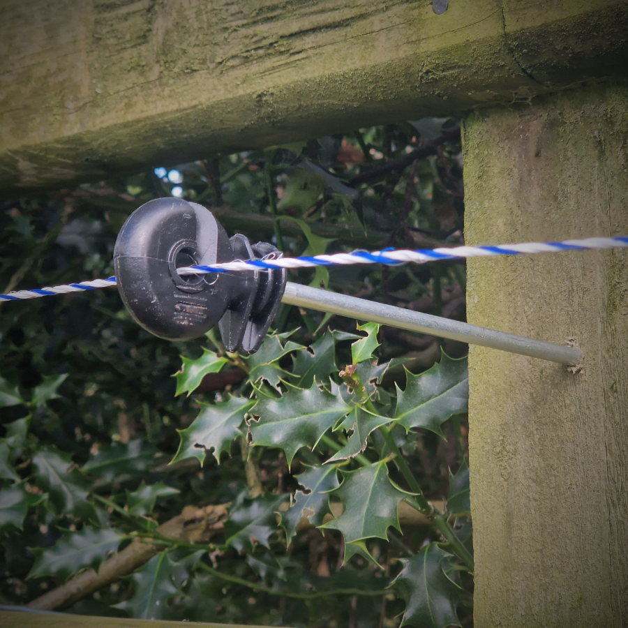 Offset Insulator 17cm Electric Fence Wood Screw for Timber Posts