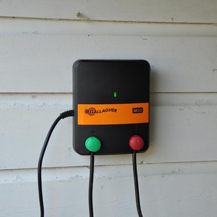 Gallagher M50 230V 0.5J 4km Mains Powered Electric Fence Energiser
