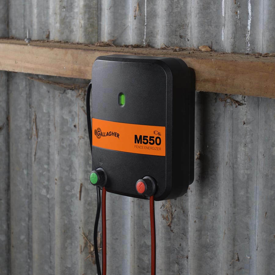 Gallagher M550 230V 5.5J 35km Mains Powered Electric Fence Energiser