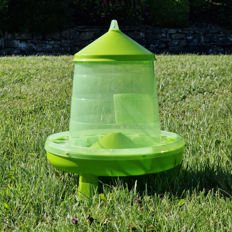 Chicken Feeder Poultry Feed Dispenser 4.8L Hangable