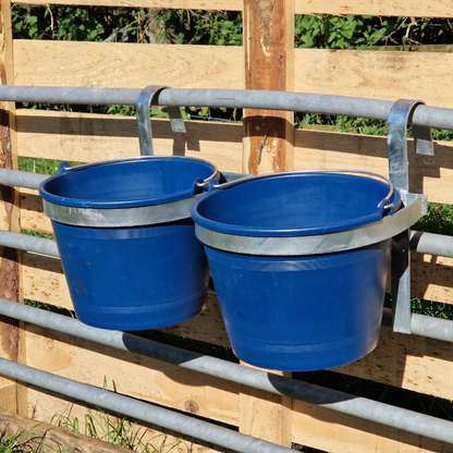 5L Double Bucket Feeder Hanging Trough Hoof Proof Galvanised Ring Sheep Lambing Calves